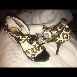 Size 11M Michael Kors animal print platform sandal
